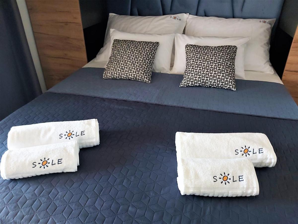 Mobile Home Sole Biograd Na Moru Zewnętrze zdjęcie