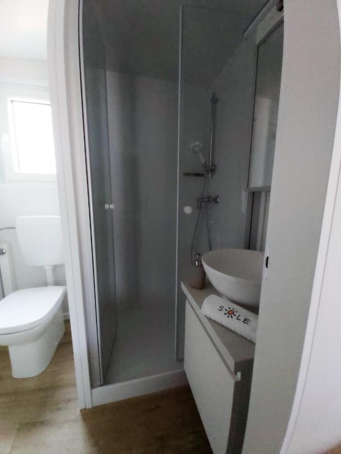 Mobile Home Sole Biograd Na Moru Zewnętrze zdjęcie